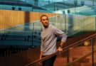 Lupakan Smartwatch Tebal, Garmin Venu X1 Hadir dengan Titanium Tipis dan Ringan